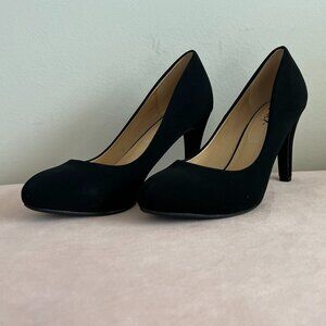 NIB Y-Not Black Faux Suede Pumps Heels Size 9M Classic Dress Shoes